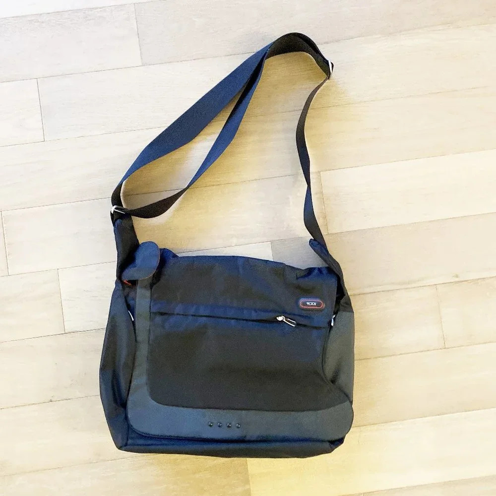 Men's Tumi Laptop Messenger Work Bag